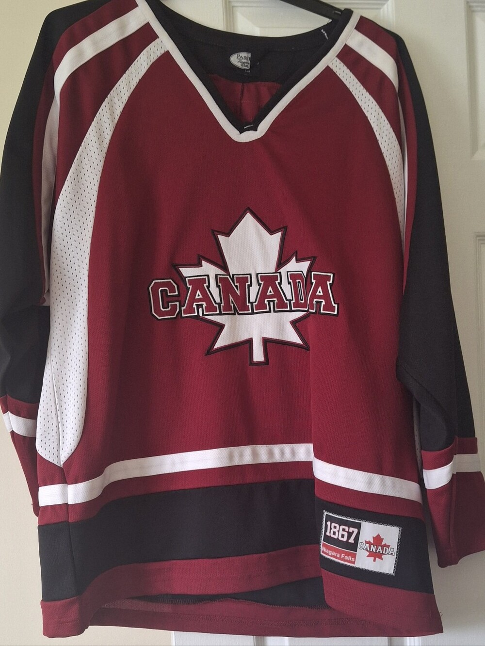 Passport Canada Maple Leaf Hockey Jersey - Red, White, Black Size Large
